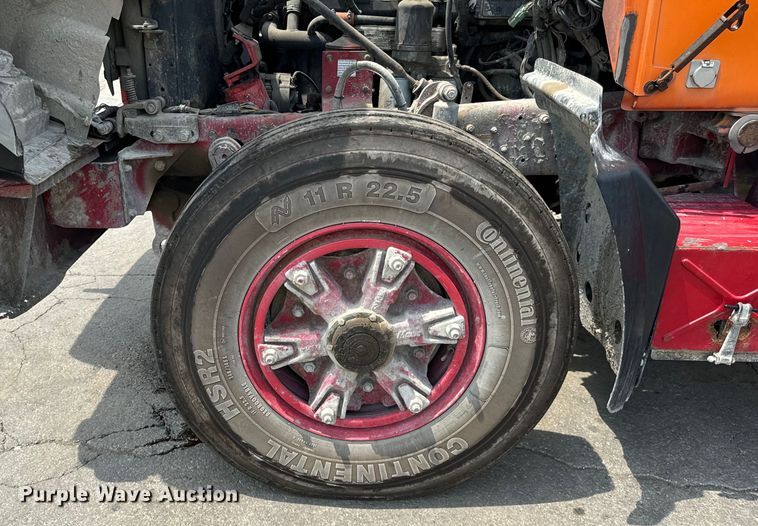 image for item DV5800 2001 Mack  RD690S semi truck