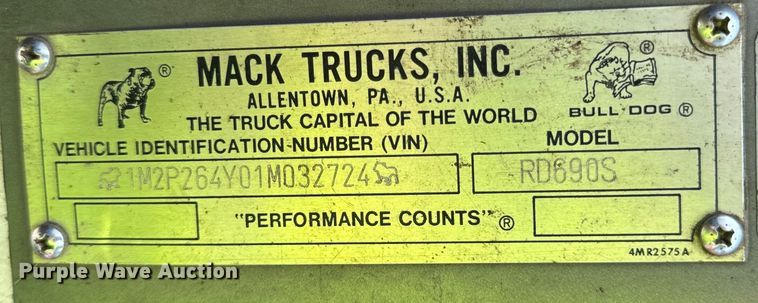 image for item DV5800 2001 Mack  RD690S semi truck