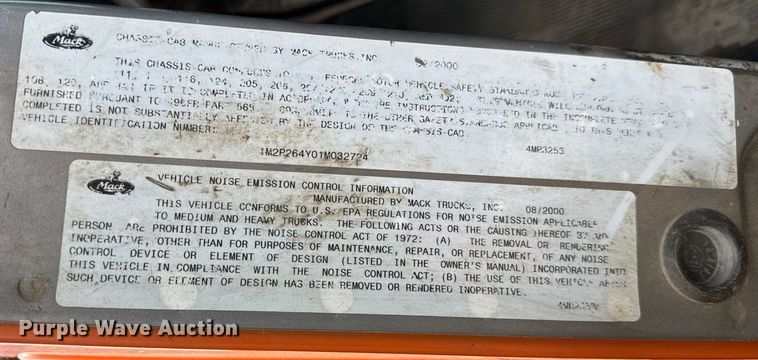 image for item DV5800 2001 Mack  RD690S semi truck