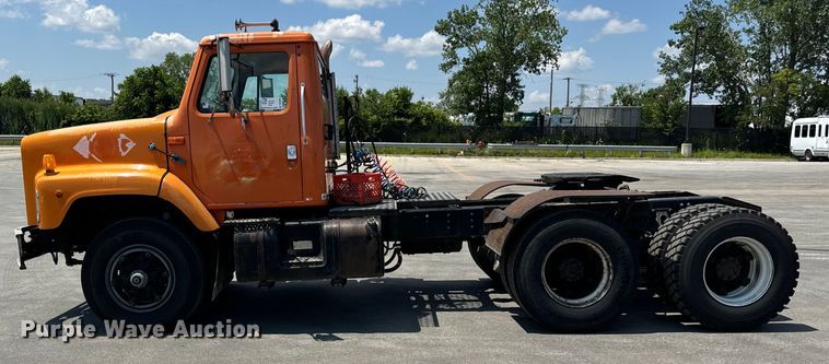 image for item DV5820 1999 International  2674 semi truck