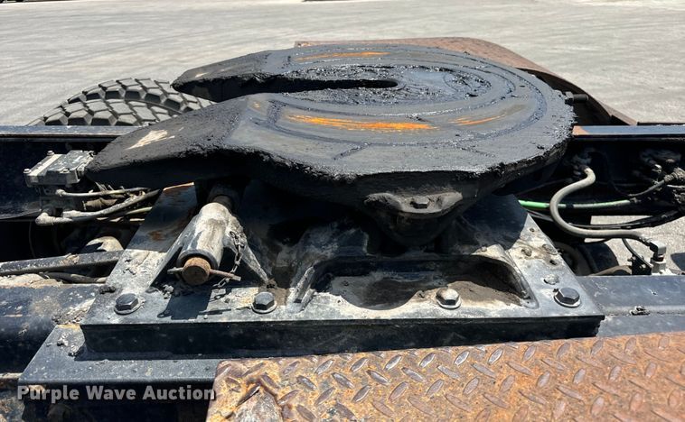 image for item DV5820 1999 International  2674 semi truck