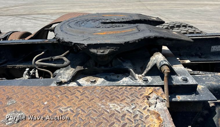 image for item DV5820 1999 International  2674 semi truck