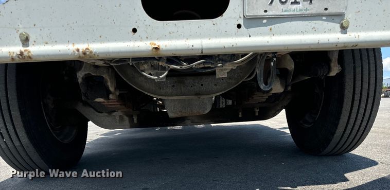 image for item DV5820 1999 International  2674 semi truck