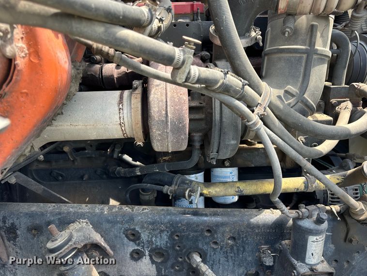 image for item DV5820 1999 International  2674 semi truck