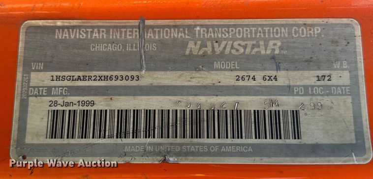 image for item DV5820 1999 International  2674 semi truck