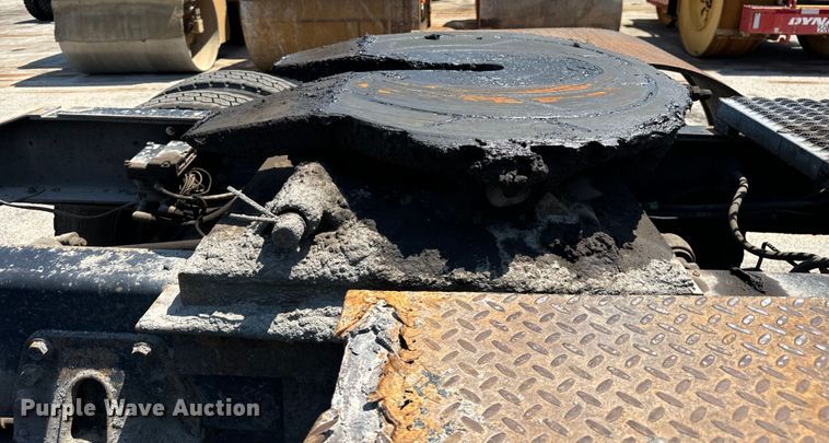 image for item DV5821 1999 International  2674 semi truck