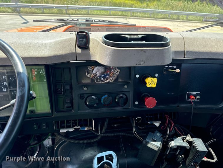 image for item DV5821 1999 International  2674 semi truck