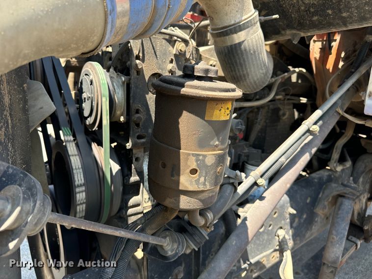 image for item DV5821 1999 International  2674 semi truck