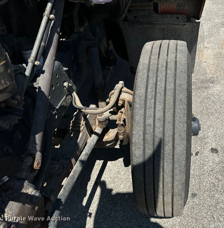 image for item DV5821 1999 International  2674 semi truck