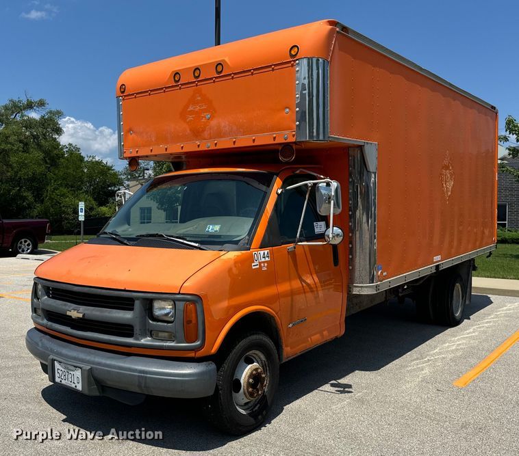image for item DV5823 1997 Chevrolet  3500 box truck