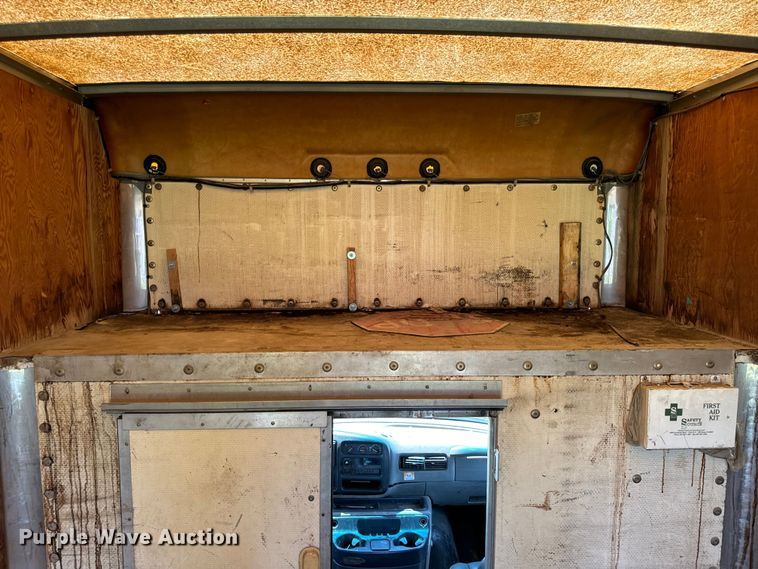 image for item DV5823 1997 Chevrolet  3500 box truck