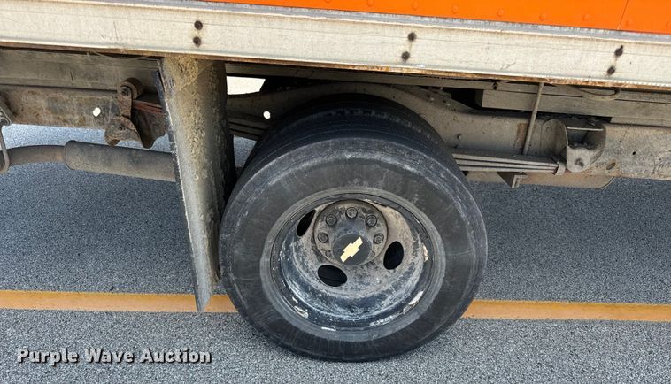 image for item DV5823 1997 Chevrolet  3500 box truck