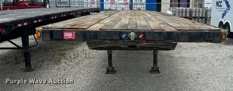 image for item DX0936 1997 Lufkin flatbed trailer