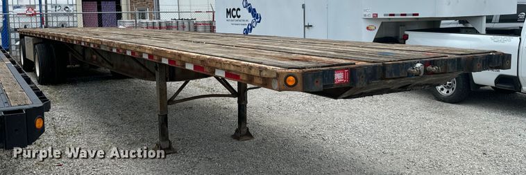 image for item DX0936 1997 Lufkin flatbed trailer