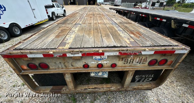 image for item DX0936 1997 Lufkin flatbed trailer