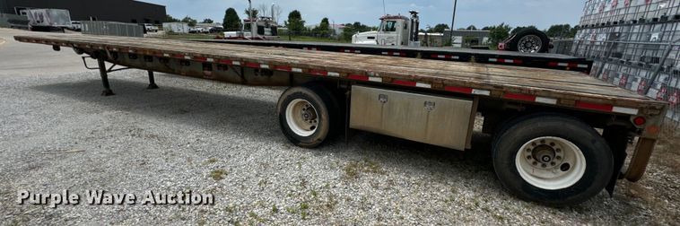 image for item DX0936 1997 Lufkin flatbed trailer