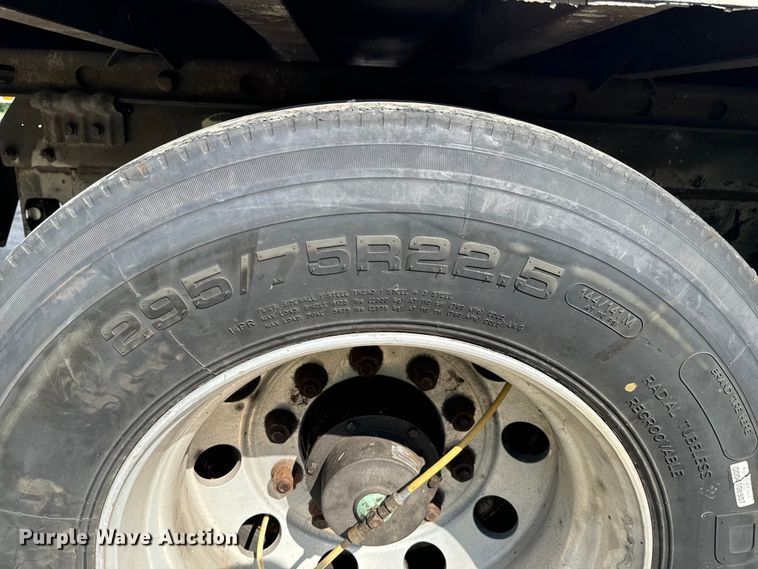 image for item DX0940 2014 Wabash refrigerated van trailer