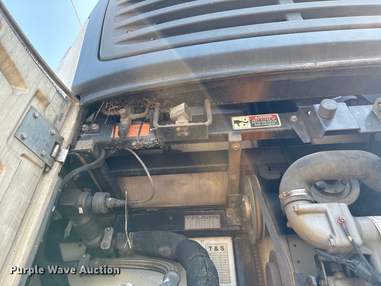 image for item DX0941 2013 Wabash refrigerated van trailer