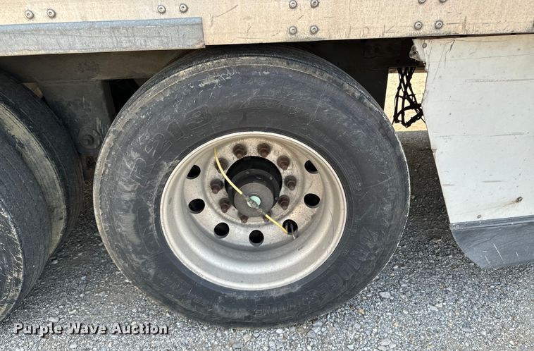 image for item DX0941 2013 Wabash refrigerated van trailer