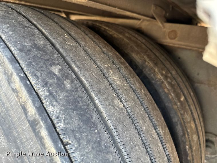 image for item DX0941 2013 Wabash refrigerated van trailer