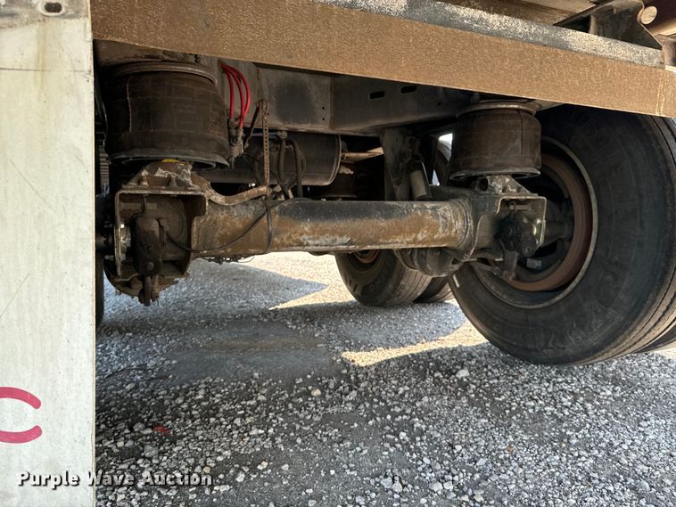 image for item DX0943 2015 Wabash refrigerated van trailer