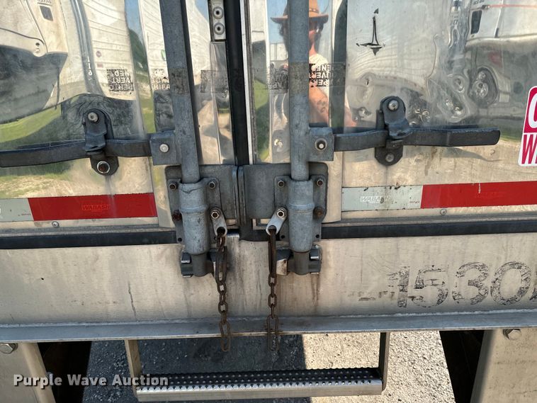 image for item DX0943 2015 Wabash refrigerated van trailer