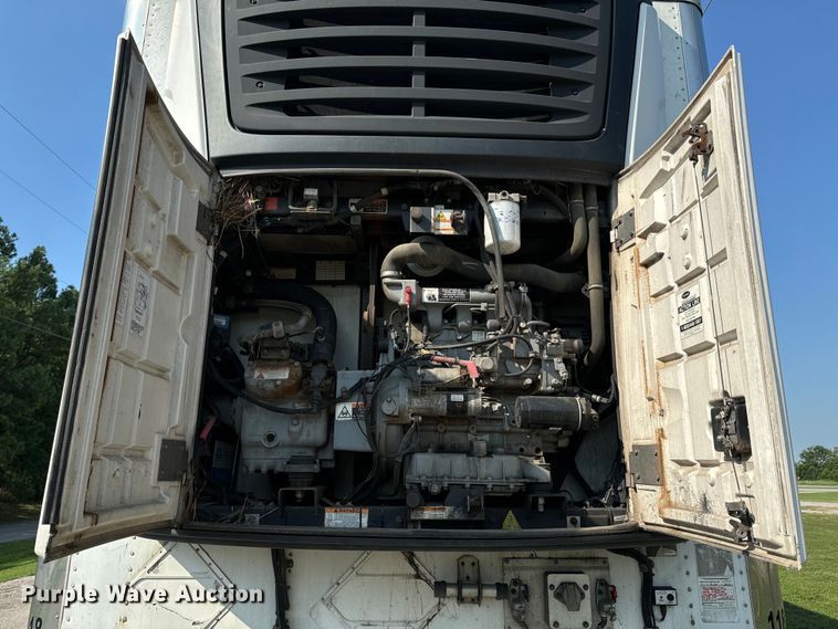 image for item DX0943 2015 Wabash refrigerated van trailer