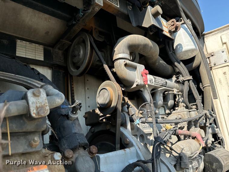 image for item DX0943 2015 Wabash refrigerated van trailer