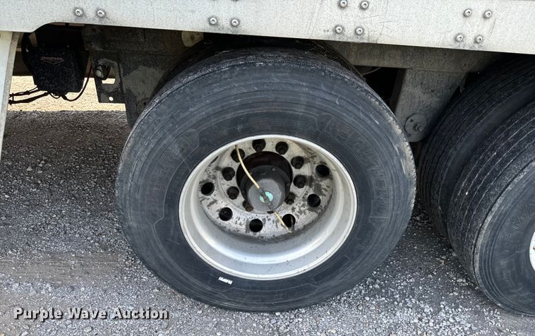 image for item DX0943 2015 Wabash refrigerated van trailer