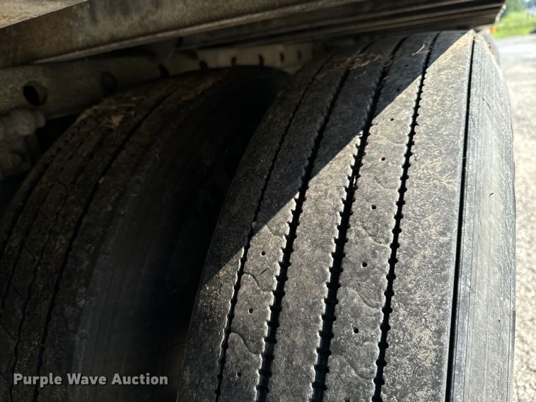 image for item DX0943 2015 Wabash refrigerated van trailer