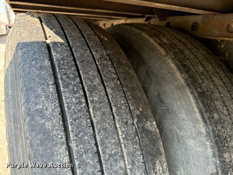 image for item DX0943 2015 Wabash refrigerated van trailer