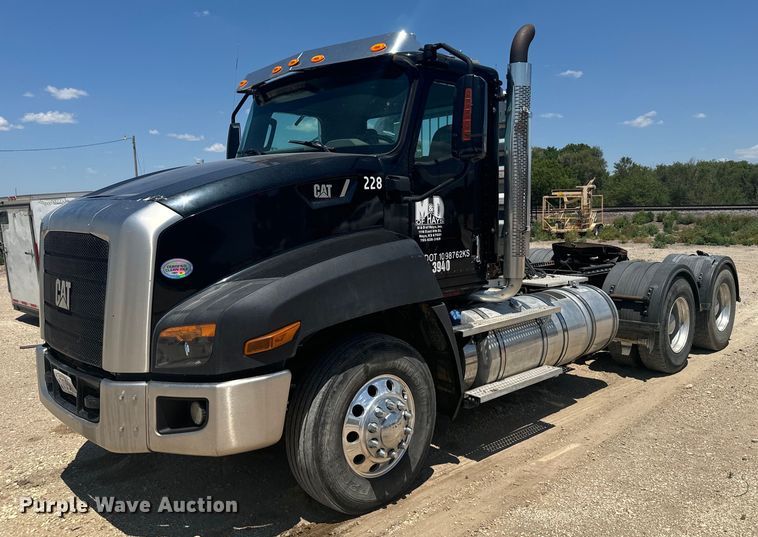 image for item DX3457 2015 Caterpillar  CT660 semi truck