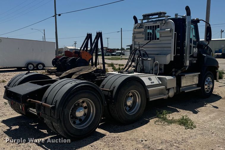 image for item DX3457 2015 Caterpillar  CT660 semi truck