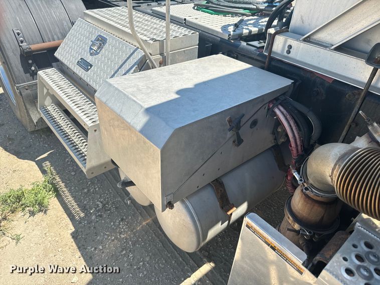 image for item DX3457 2015 Caterpillar  CT660 semi truck