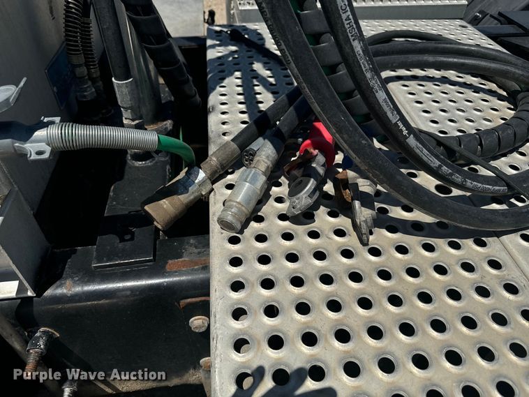 image for item DX3457 2015 Caterpillar  CT660 semi truck