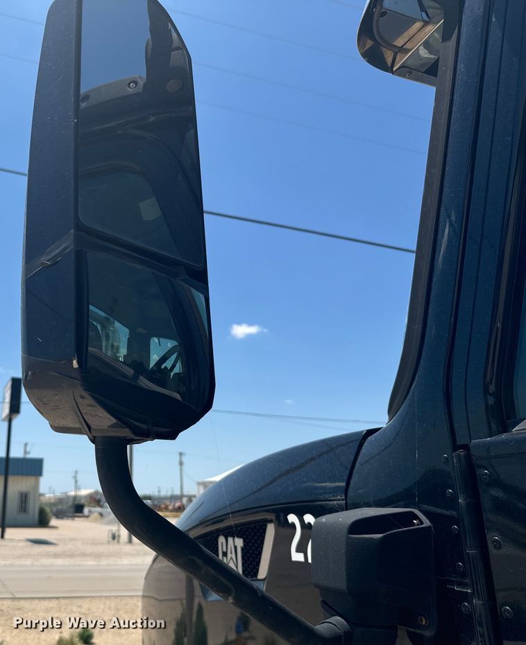 image for item DX3457 2015 Caterpillar  CT660 semi truck