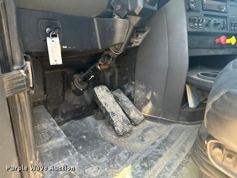 image for item DX3457 2015 Caterpillar  CT660 semi truck