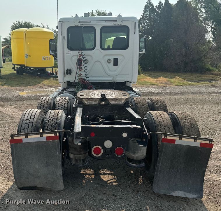 image for item DX3475 2012 Freightliner  Cascadia semi truck