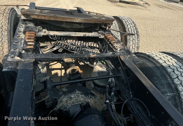 image for item DX3475 2012 Freightliner  Cascadia semi truck