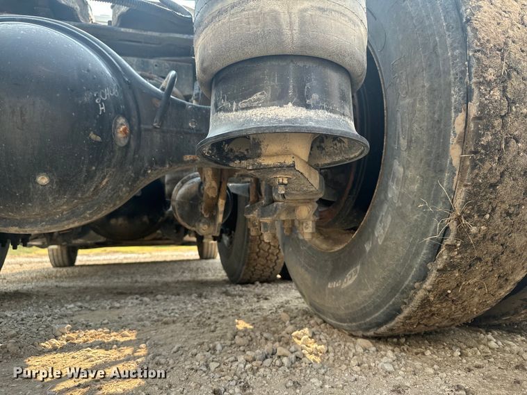 image for item DX3475 2012 Freightliner  Cascadia semi truck