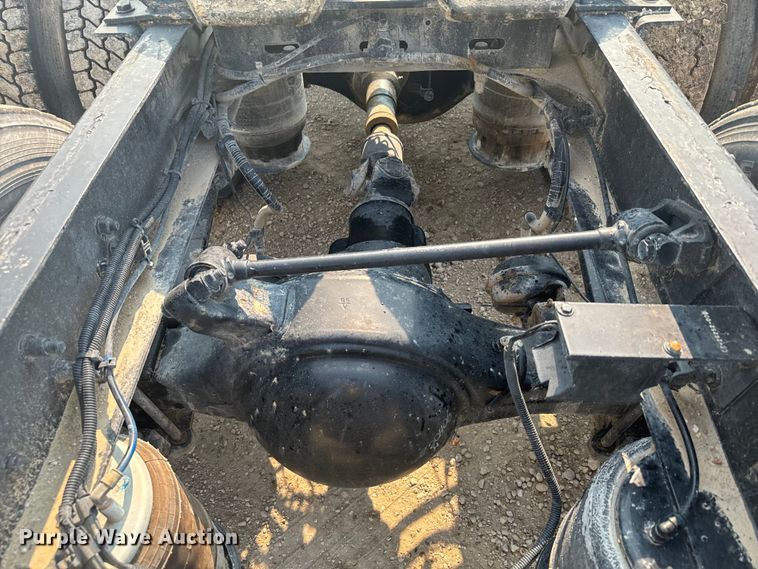 image for item DX3475 2012 Freightliner  Cascadia semi truck