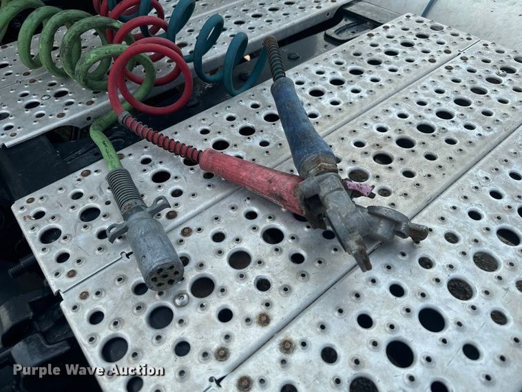 image for item DX3475 2012 Freightliner  Cascadia semi truck