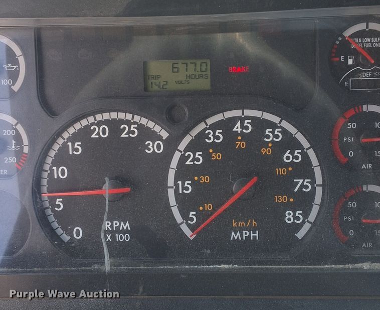 image for item DX3475 2012 Freightliner  Cascadia semi truck