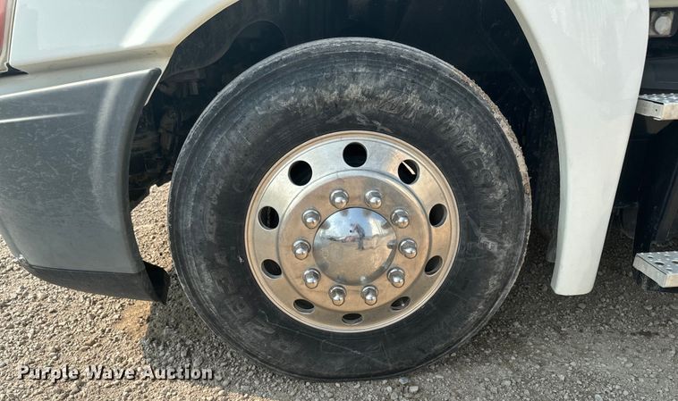 image for item DX3475 2012 Freightliner  Cascadia semi truck