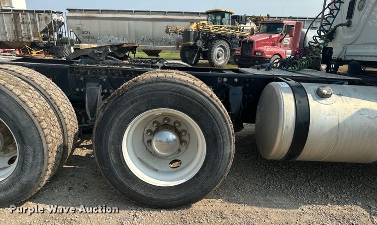 image for item DX3475 2012 Freightliner  Cascadia semi truck