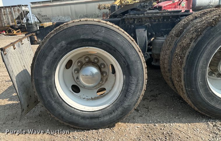 image for item DX3475 2012 Freightliner  Cascadia semi truck