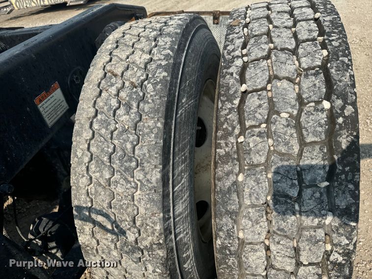 image for item DX3475 2012 Freightliner  Cascadia semi truck