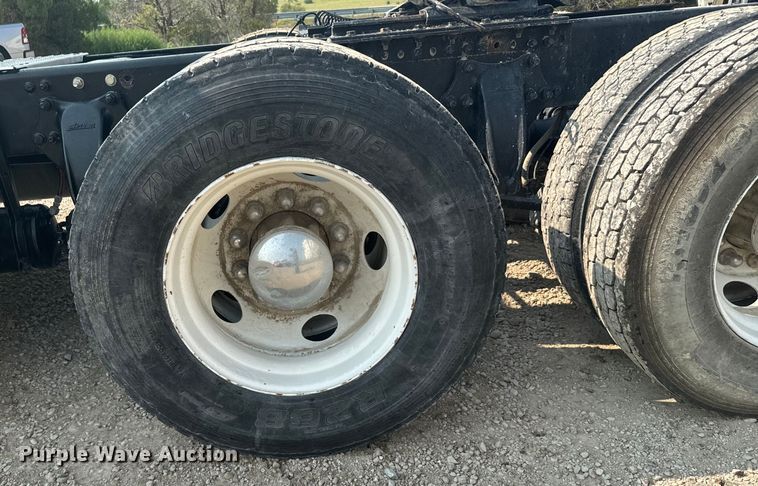 image for item DX3475 2012 Freightliner  Cascadia semi truck