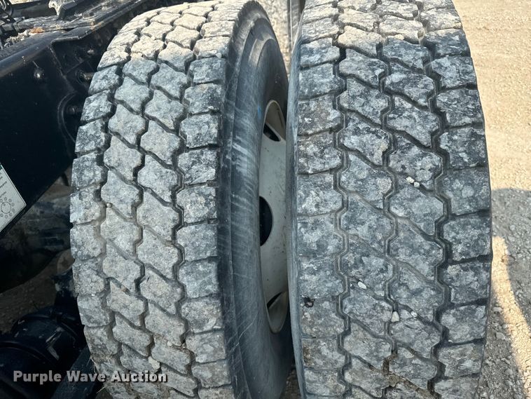 image for item DX3475 2012 Freightliner  Cascadia semi truck