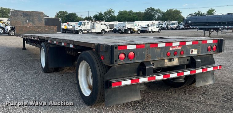 image for item EG0731 2003 Great Dane drop deck trailer
